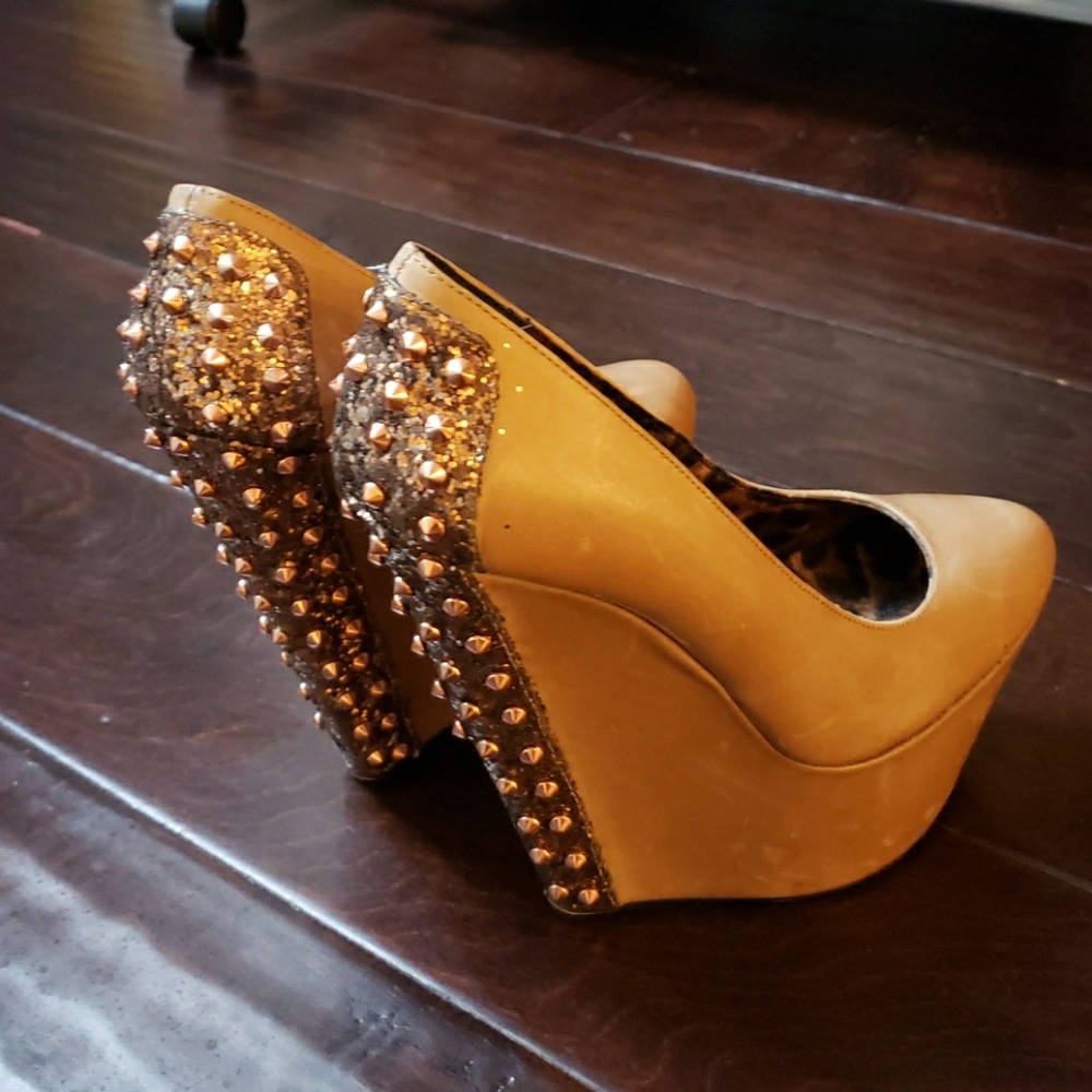 (SOLD)Betsey johnson bronze glitter studded heels